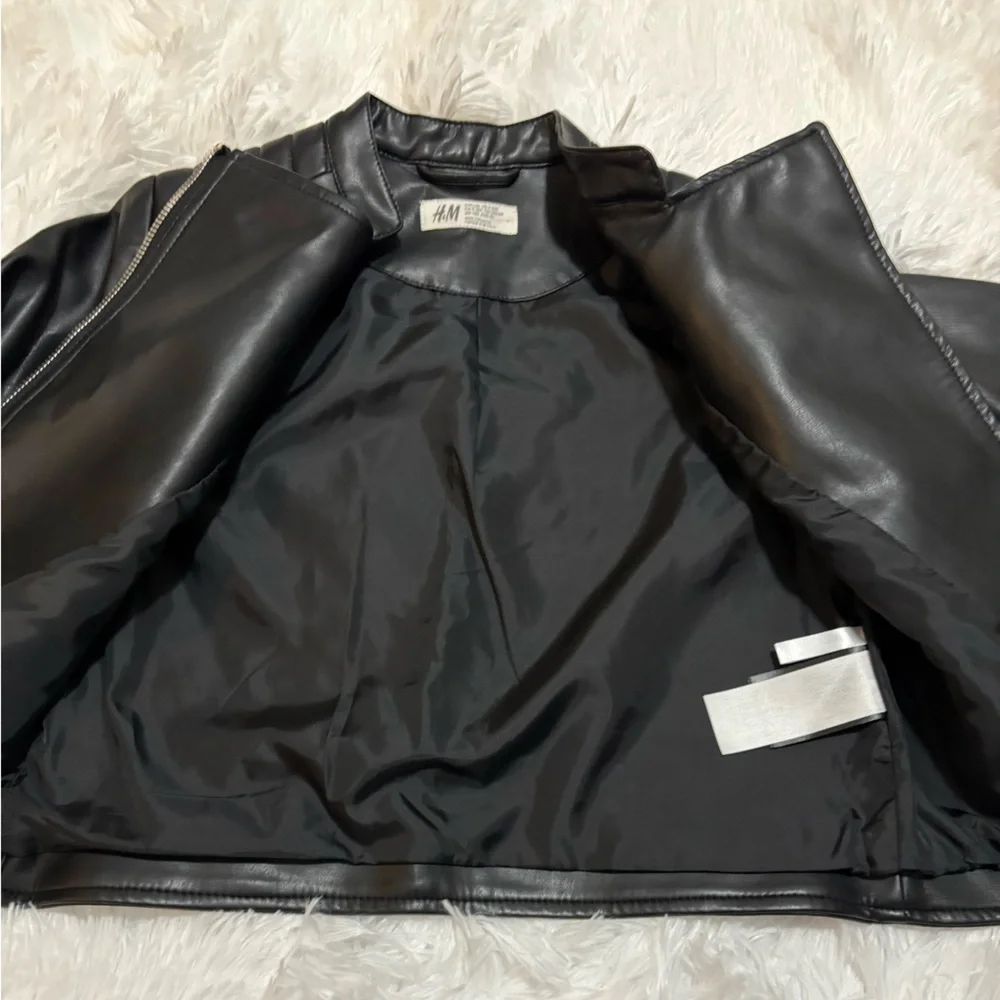 Kids Black Faux Leather Biker Jacket. Size 9/10 - Picture 8 of 8